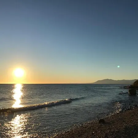Apartment Sea And Views Close To